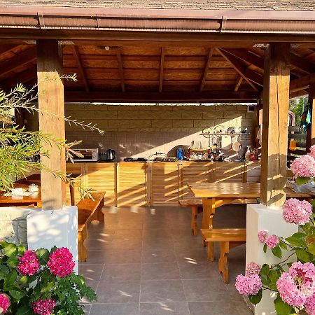 Hotel Golden Gagra Bagian luar foto