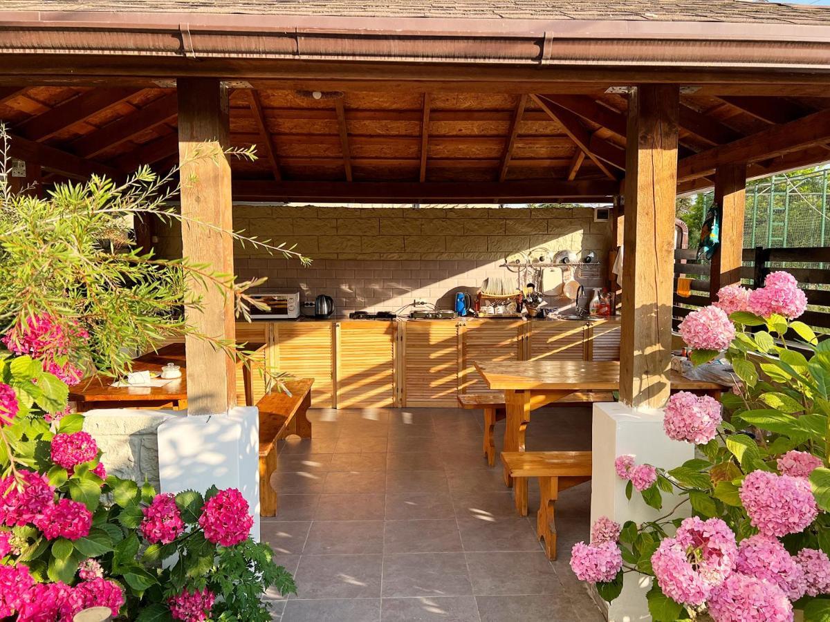 Hotel Golden Gagra Bagian luar foto